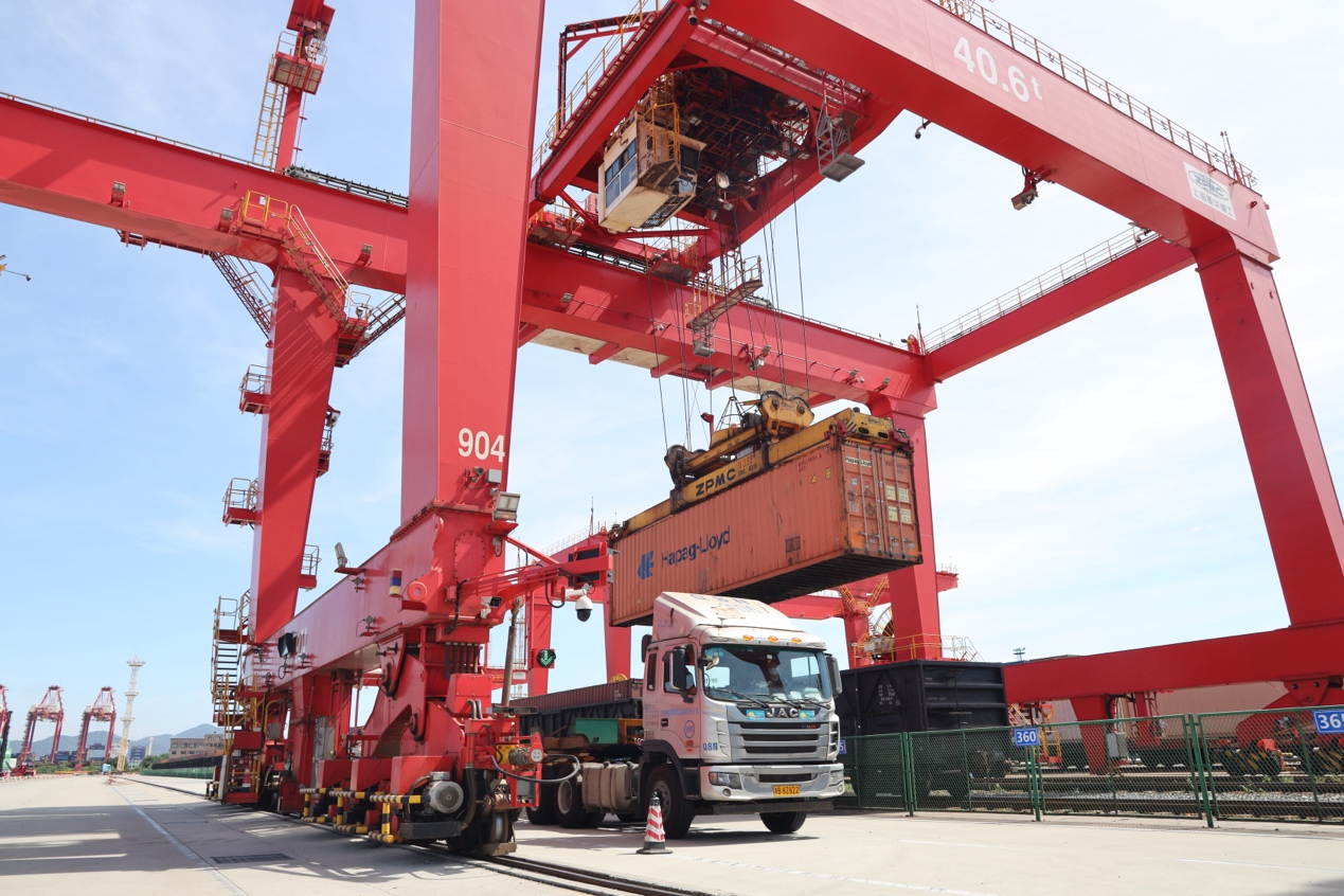 金年会津巴布韦Bikita矿山首批透锂长石精矿到港