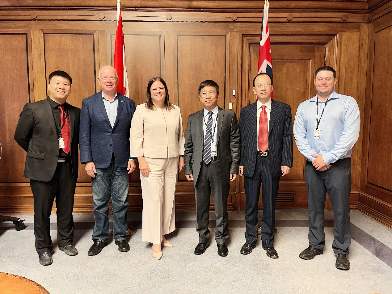 金年会集团董事长王平卫拜会加拿大曼尼托巴省省长